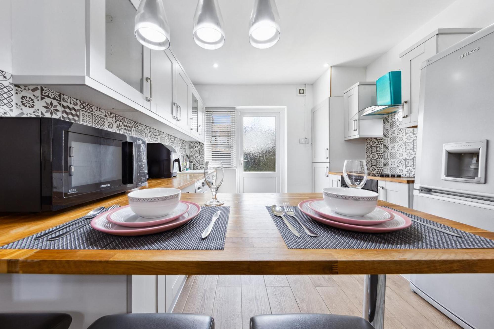 Bromley Serviced Apartments - Beckenham Place Park - London - 2 Bed House - Free Parking - 2 Beds 1 Sofabed 외부 사진